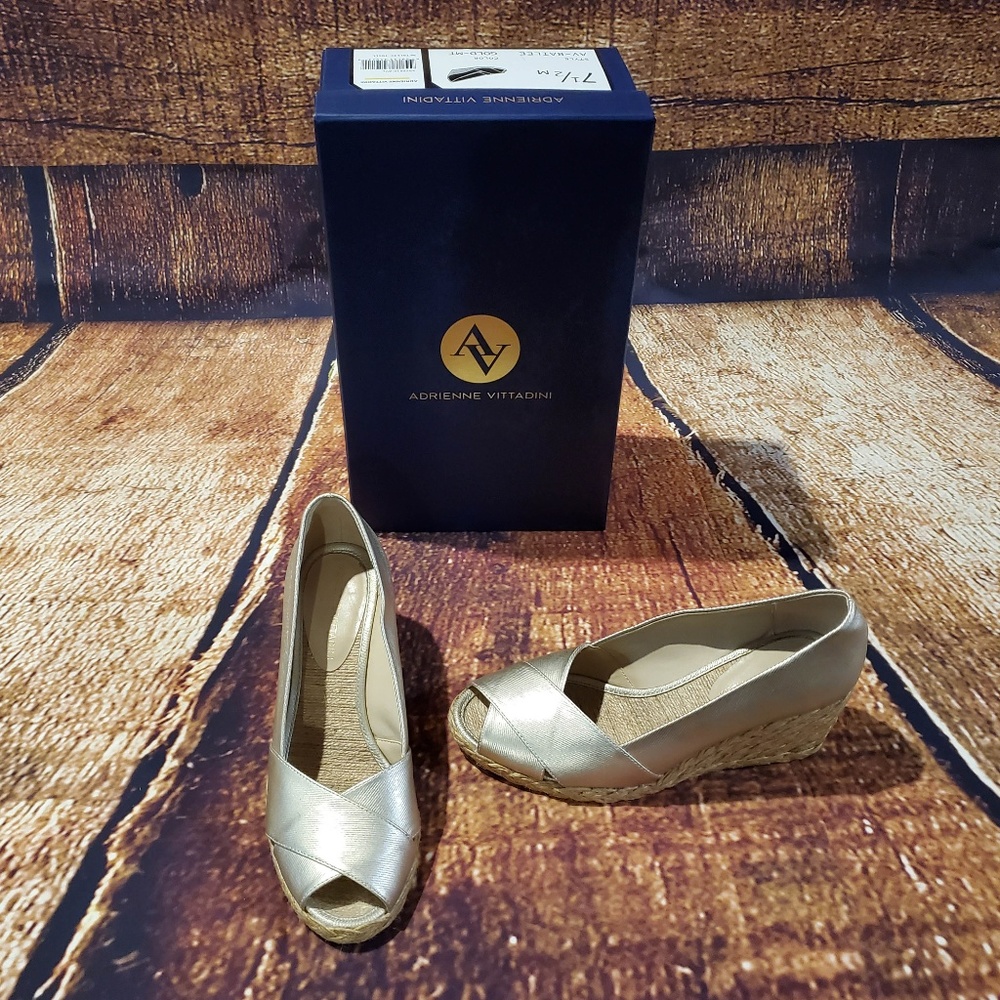 ADRIENNE VITTADINI - Gold Metallic Peep Toe Wedges